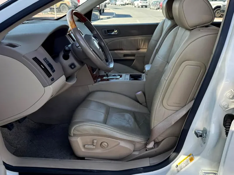 2006 Cadillac STS/Seville STS 6 Cylinders Petrol Engine White Beige Sedan