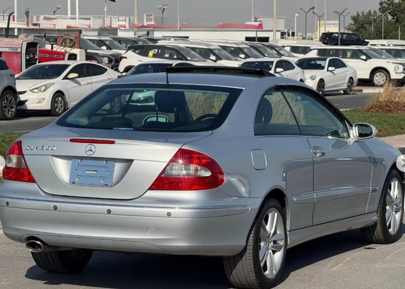 2006 Mercedes-Benz CLK350 3.5 Litres V6 Engine Silver Black Coupe RWD