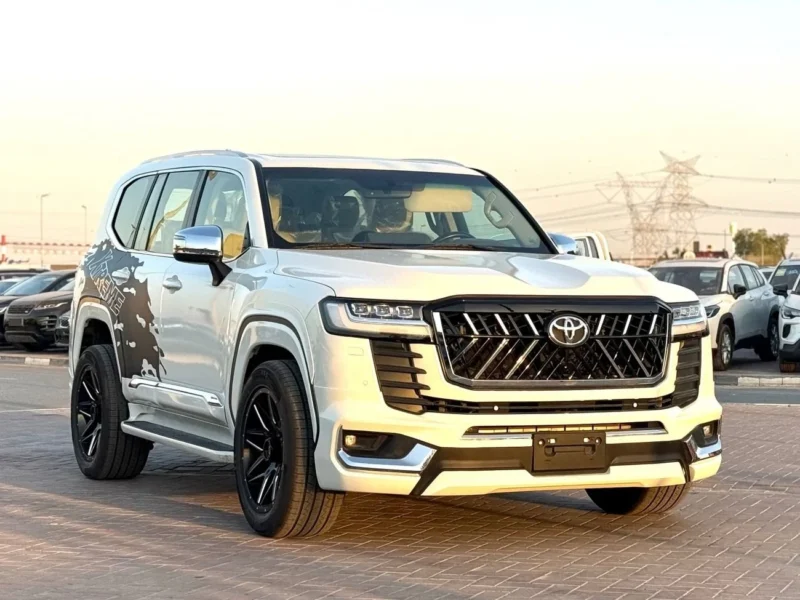 2022 Toyota Land Cruiser GXR 4.0L 6 Cylinders Engine White Beige SUV GCC Specs