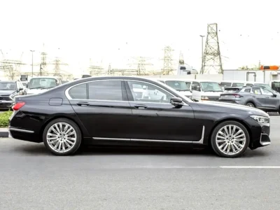 2022 BMW 7-Series 750i 8 Cylinders Engine Petrol Black Sedan