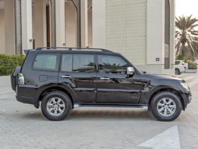 2016 MITSUBISHI PAJERO GLS MID OPTION 6 Cylinder Engine GCC Black Beige SUV