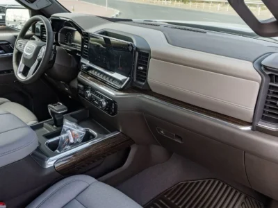 2025 GMC SIERRA 5.3 Liter Petrol V8 Engine Black Grey Pick Up Truck