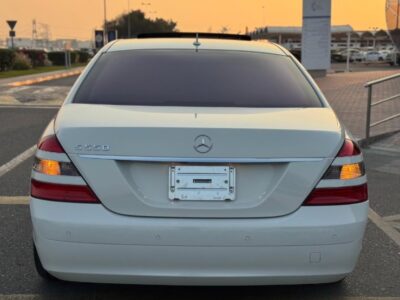 2007 Mercedes-Benz S550 5.5 Liters 8 Cylinders Engine White Beige Sedan RWD