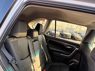 2024 TOYOTA RAV 4 XLE AWD 2.5 litre V4 Cylinder Engine Silver Black SUV