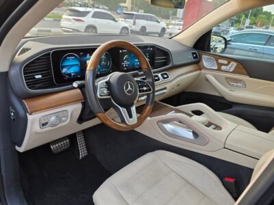 2020 Mercedes-Maybach GLS 4.0 Liters V8 Biturbo Engine Black Beige SUV