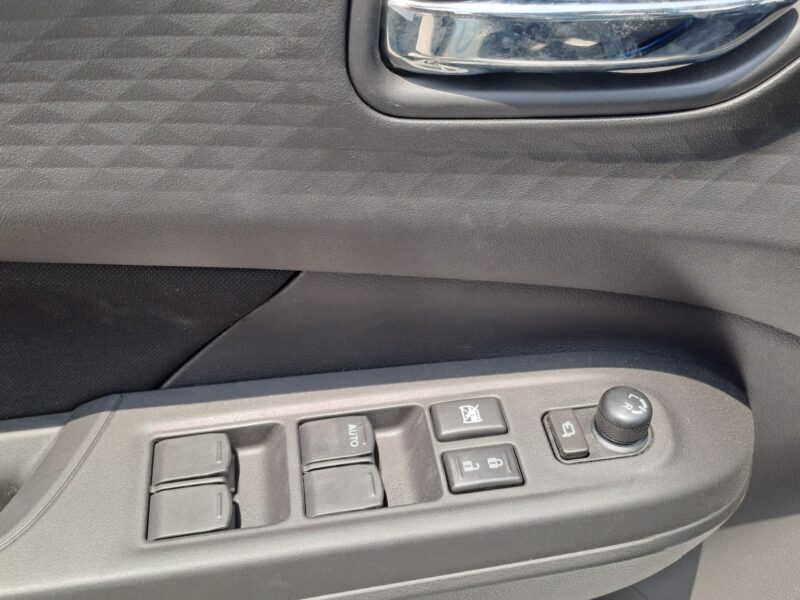 2026 Suzuki Swift 1.2L Hybrid 3 Cylinder Engine Silver Black Hatchback