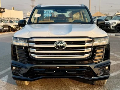 2025 Toyota Land Cruiser GXR 4.0L 6 Cylinder Engine Black Beige SUV GCC Specs