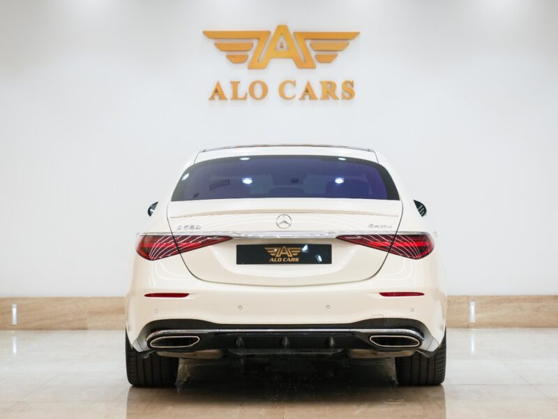 2021 Mercedes Benz S580 4.0 litre V8 Engine White Black Sedan