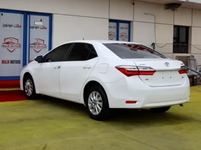 2018 Toyota Corolla XLI 4 Cylinders Engine Petrol White Beige Sedan