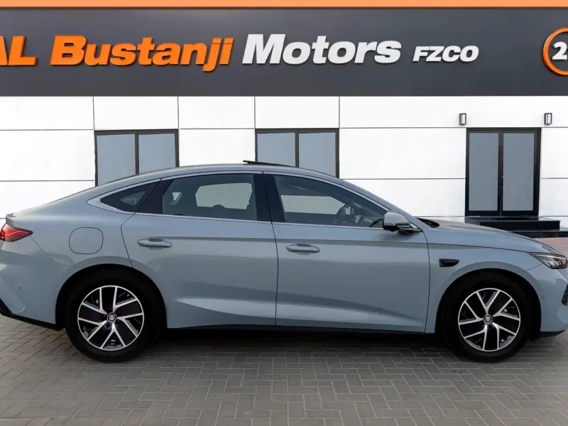 2025 BYD Qin L DM-i Hybrid 4 Cylinders Green Black Sedan FWD