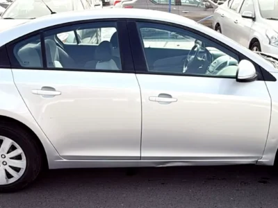 2017 Chevrolet Cruze LS 4 Cylinder Petrol Engine Silver Grey Sedan GCC Specs