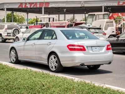 2009 Mercedes-Benz E-Class E 350 6 Cylinders Engine Silver Black Immaculate Condition