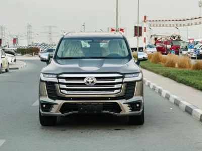 2022 Toyota Land Cruiser GXR 4.0L 6 Cylinder Engine Brwon Beige SUV GCC Specs