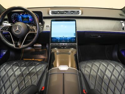 2021 Mercedes Benz S580 4.0 litre V8 Engine White Black Sedan