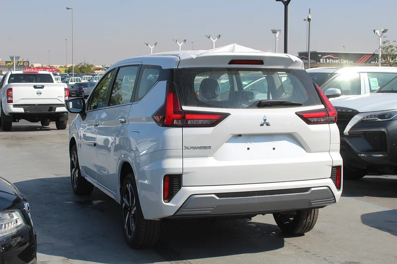 2024 Mitsubishi Xpander Other 4 Cylinder Engine White Black Crossover