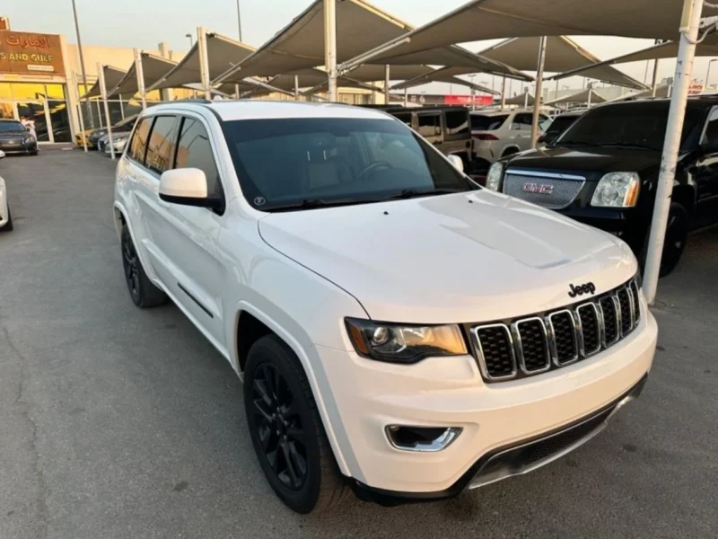 2020 Jeep Grand Cherokee Laredo 3.6L 6 Cylinders Petrol White Black 4WD