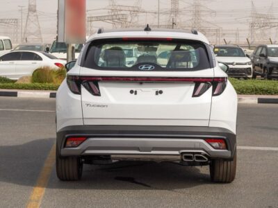 2025 Hyundai Tucson 4 Cylinders Engine Petrol White Beige SUV
