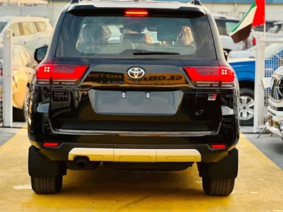 2026 Toyota Land Cruiser GR SPORTS 3.5L 6 Cylinder Engine Black Red SUV GCC