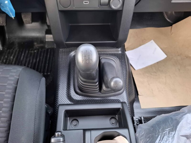 2025 Mitsubishi L200 2.4L 4 Cylinders Engine MT DC White Black Petrol Black Truck