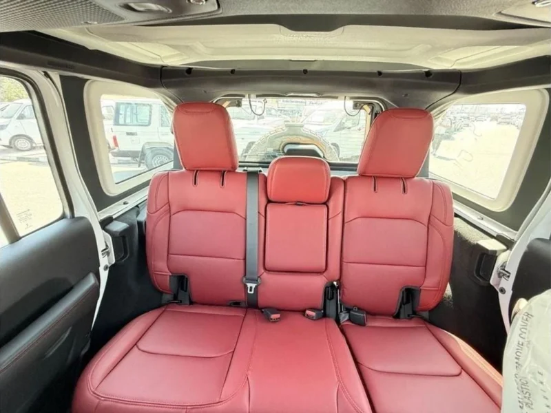 2024 Jeep Wrangler RUBICON 392 6.4L V8 White Red SUV GCC Specs