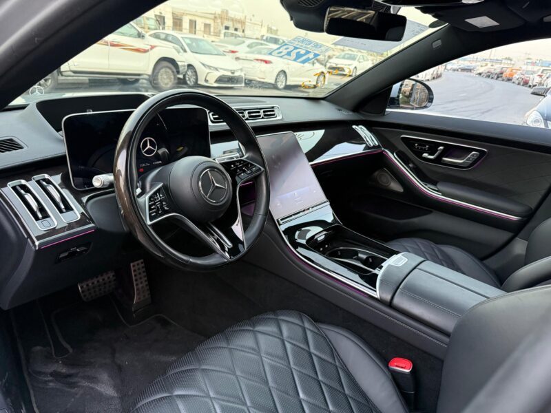 2022 Mercedes-Benz S580L 4.0L V8 Engine Silver Black Sedan