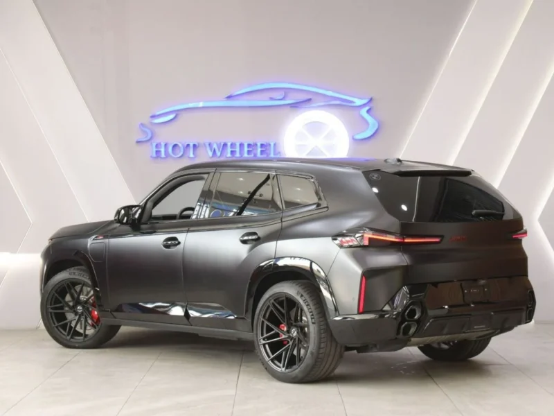 2024 BMW XM M-POWER HYBRID 4.4L twin-turbo V8 Engine Grey Black SUV