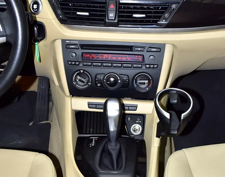 2015 BMW X1 Sdrive18i 4 Cylinders Petrol Engine Blue Beige Crossover GCC