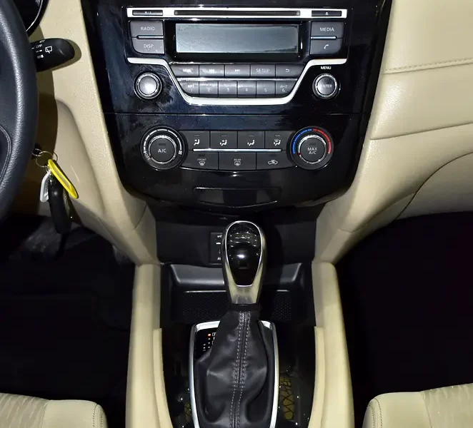 2021 Nissan X-Trail S 4 Cylinder Engine Petrol White Beige SUV GCC Specs