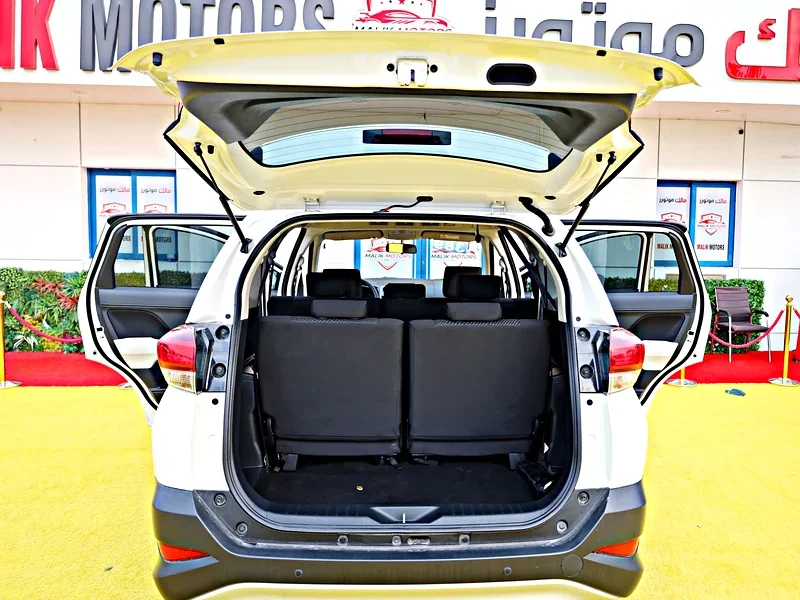 2022 Toyota Rush EX 4 Cylinders Engine White Black SUV GCC Specs