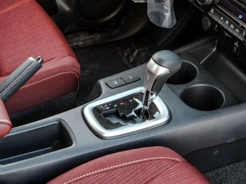 2025 Toyota Hilux GLX 2.7L Double Cab Utility RWD AT White Red GCC Specs