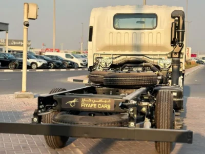 2025 ISUZU NPR REWARD 6 Cylinder Diesel Engine White Grey Truck