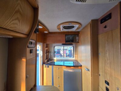 2014 Hyundai Starex 2.5L 4-cylinder Engine White Brown Van Korean Specs