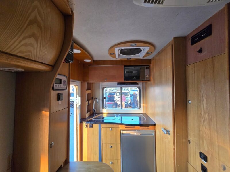 2014 Hyundai Starex 2.5L 4-cylinder Engine White Brown Van Korean Specs