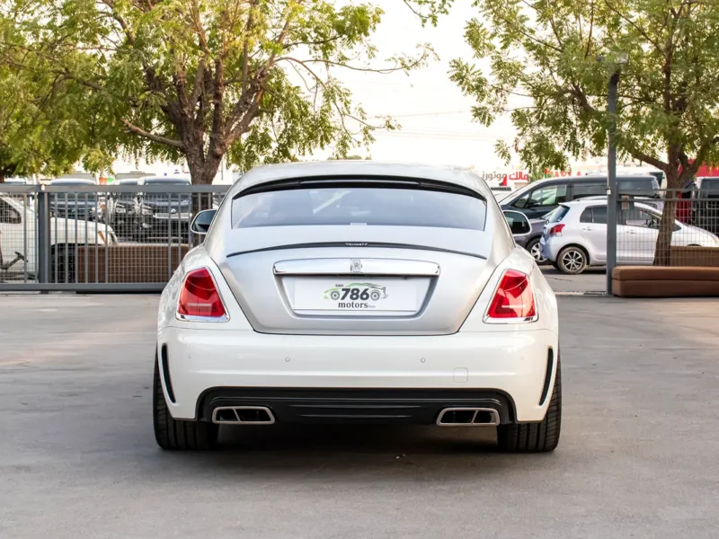 2015 Rolls-Royce Wraith Standard Smooth and powerful V12 White Red Coupe