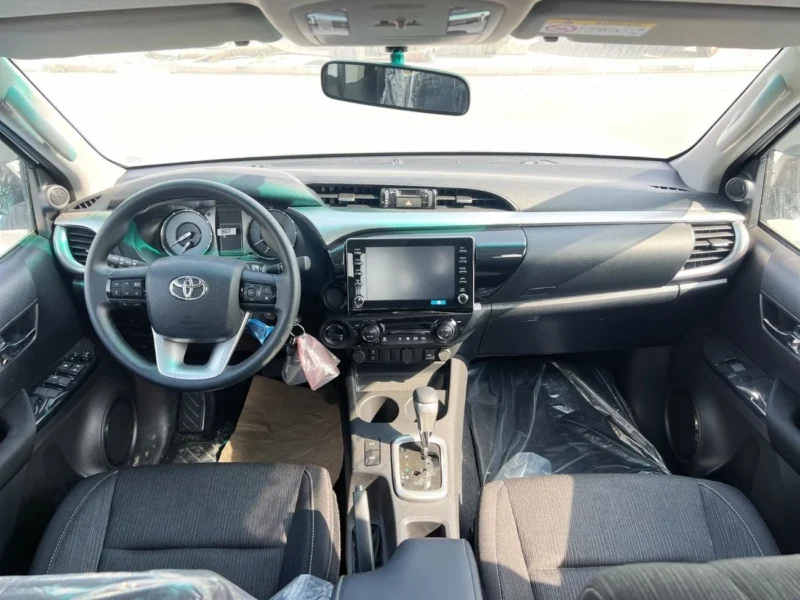 2026 Toyota Hilux 2.4-litre 6 Cylinders Diesel Engine AT White Black Pick Up