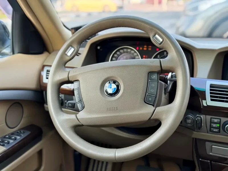 2007 BMW 7-Series 750i 8 Cylinders Engine Black Beige Sedan Neat and Clean Car