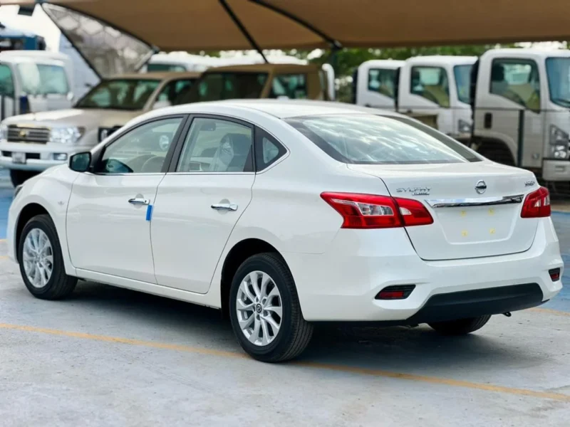 2025 NISSAN SYLPHY FWD 1.6L 4 Cylinders Engine White Black Sedan