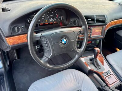 2000 BMW 528i 2.8 litres Inline 6 Cylinder Engine Blue Silver Sedan RWD