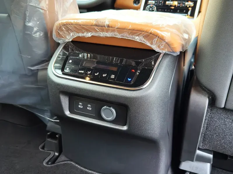 2025 NISSAN PATROL PLATINUM 3.5 TWIN TURBO V6 Engine Black Beige SUV