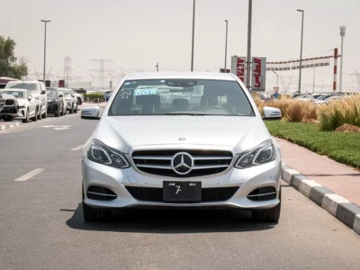 2013 Mercedes-Benz E-Class E400 6 Cylinders Engine Silver Black Immaculate Condition