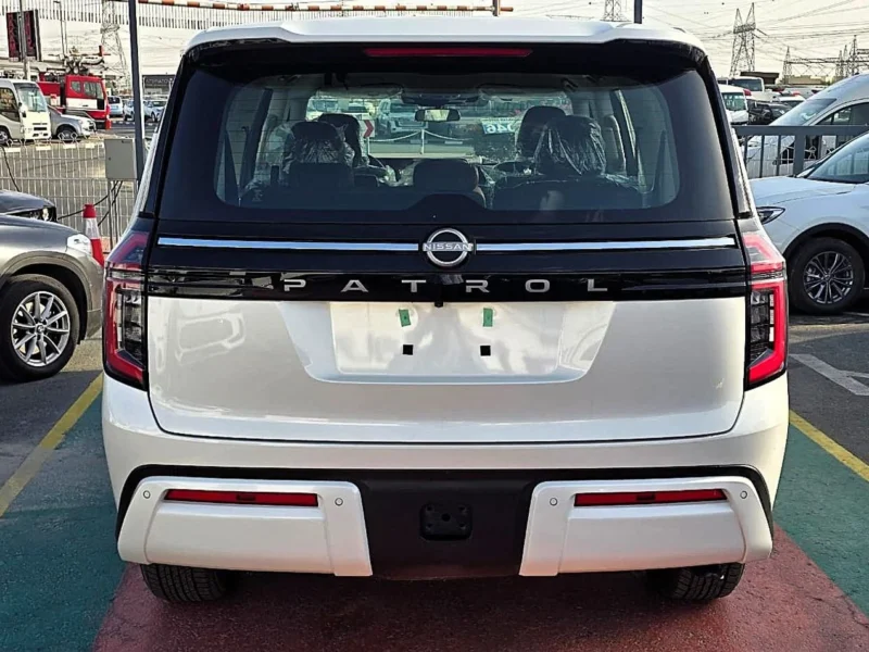 2025 Nissan Patrol Nissan Patrol LE T1 3.5L V6 Turbo 4WD White Black