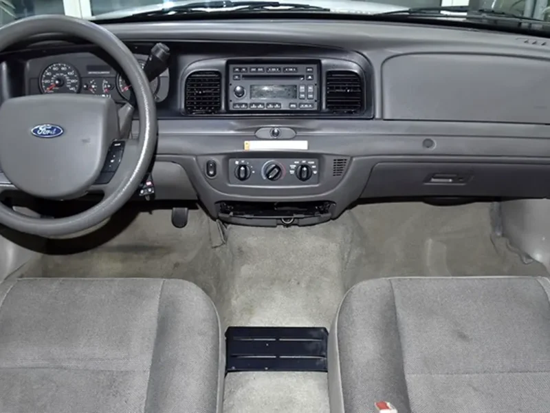 2008 Ford Crown Victoria LX 8 Cylinders Engine White Grey Sedan