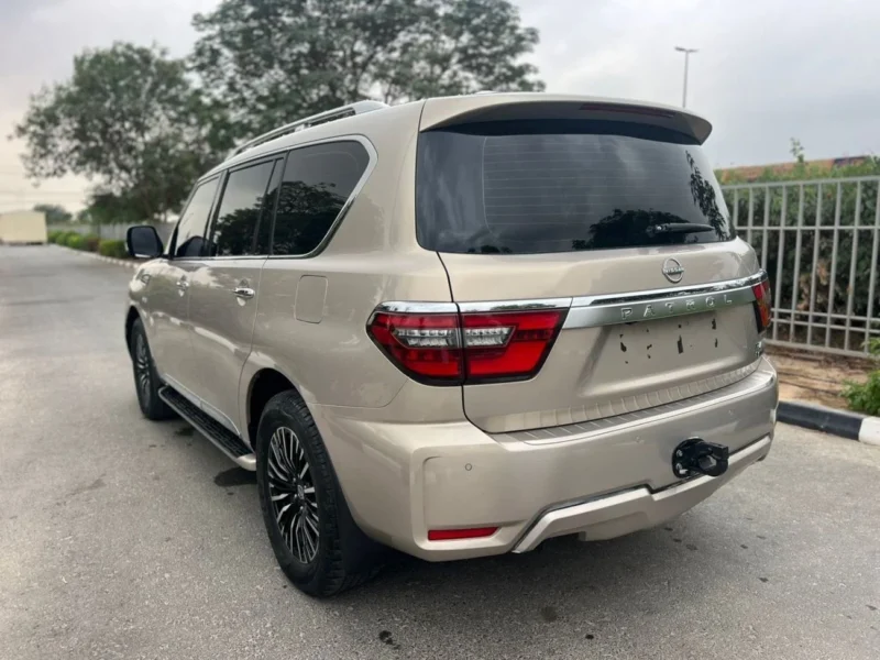2021 Nissan Patrol LE PLATINUM 6 Cylinders Engine Gold Red SUV GCC Specs