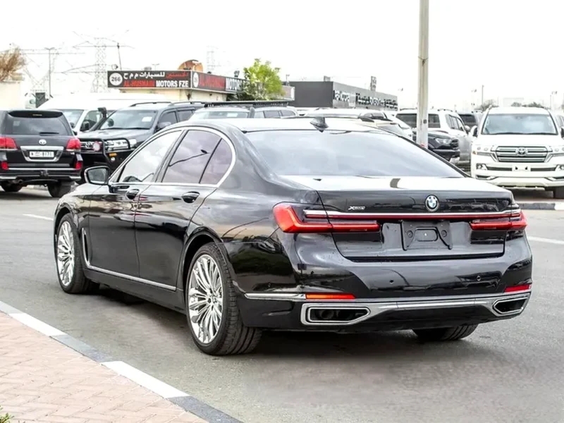 2022 BMW 7-Series 750i 8 Cylinders Engine Petrol Black Sedan