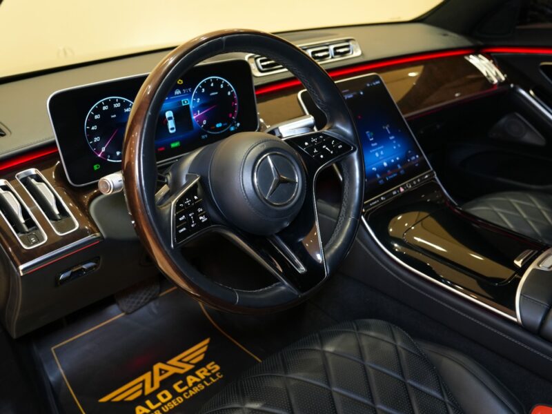 2021 Mercedes-Benz S 580 4Maticc 4.0-liter V8 Engine Grey Black AWD