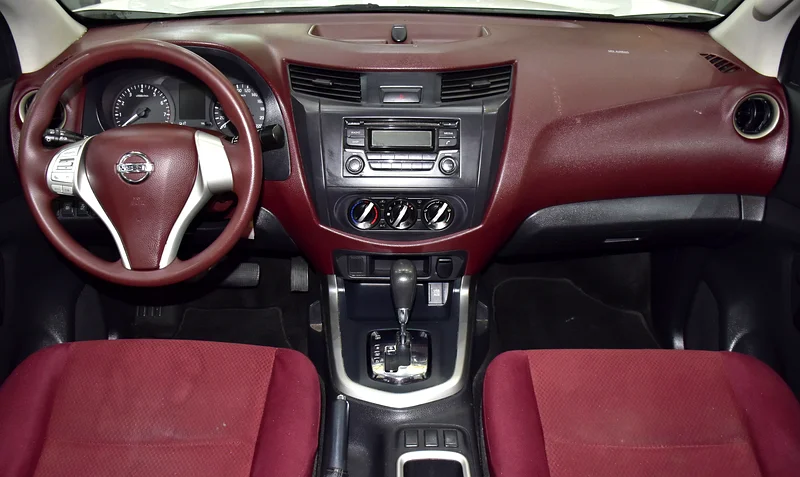 2019 Nissan Navara SE 4 Cylinders Engine White Red Pick Up Truck GCC Specs