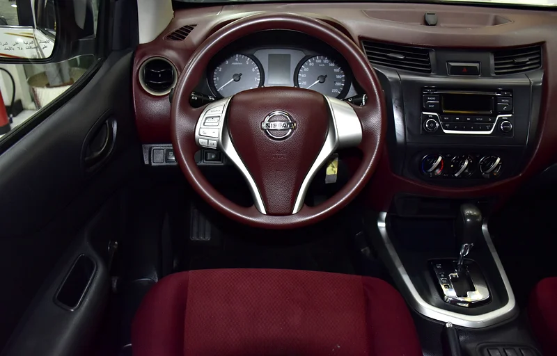 2019 Nissan Navara SE 4 Cylinders Engine White Red Pick Up Truck GCC Specs