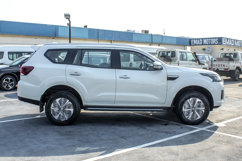2023 Nissan Xterra Platinum 4 Cylinders Engine Petrol White Beige SUV