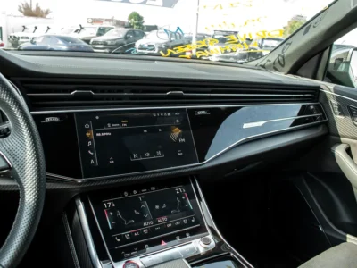 2022 Audi RS Q8 4.0 TFSI Quattro 8 Cylinders Engine Green Black SUV