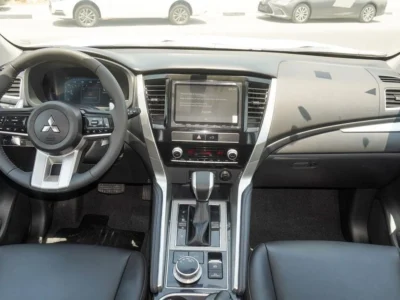 2025 Mitsubishi Montero Sport 3.0L 4WD Petrol White Black GCC Specs